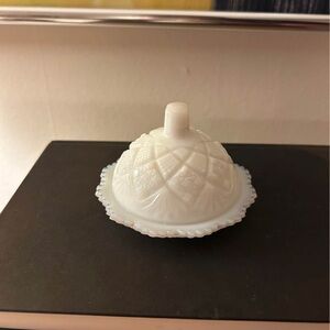 Westmoreland "Thumbelina" Milk Glass Covered Butter Pat Dish 1950s
